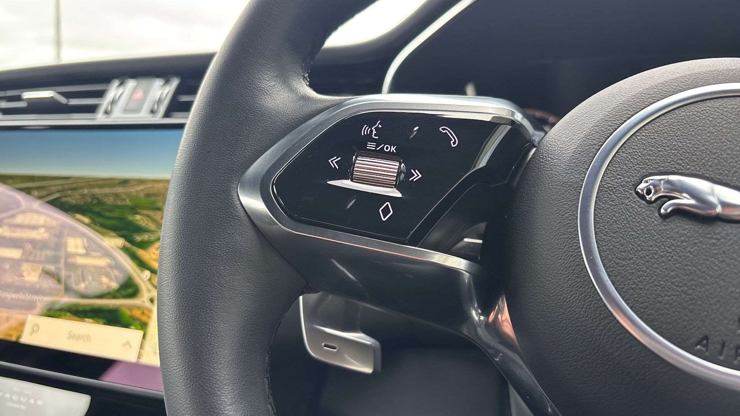 Used Jaguar F-Pace 2023 for sale - 76460056: Photo 30