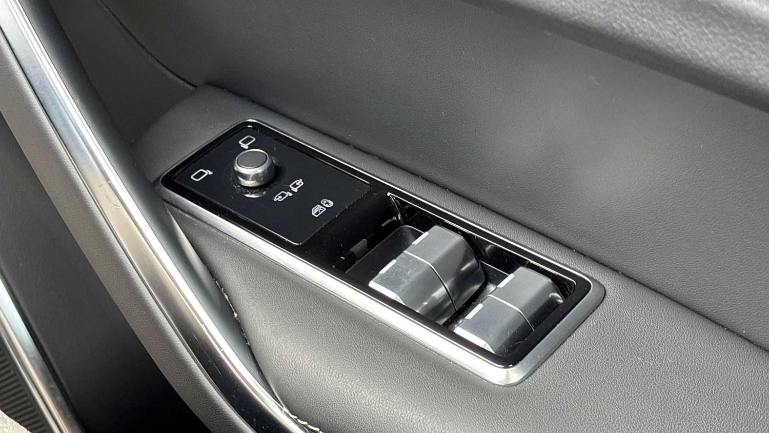 Used Jaguar F-Pace 2023 for sale - 76460378: Photo 32