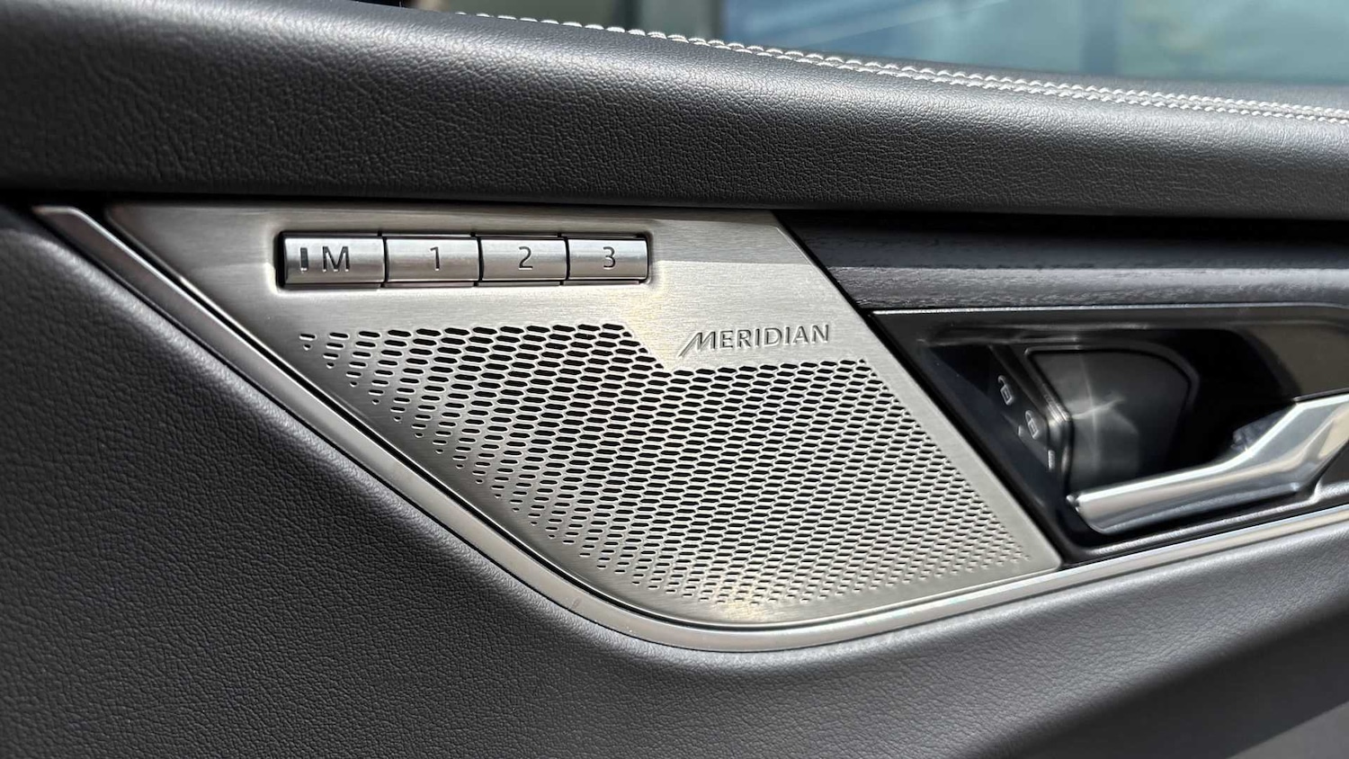 Used Jaguar F-Pace 2023 for sale - 76460378: Photo 33