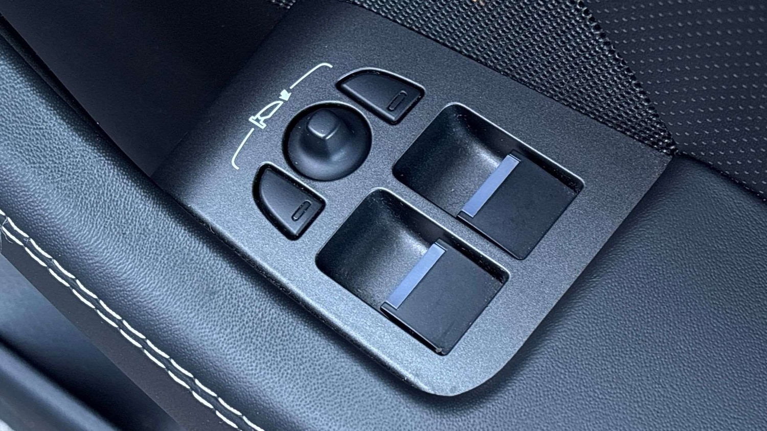 Used Jaguar F-Type 2023 for sale - 77827367: Photo 32