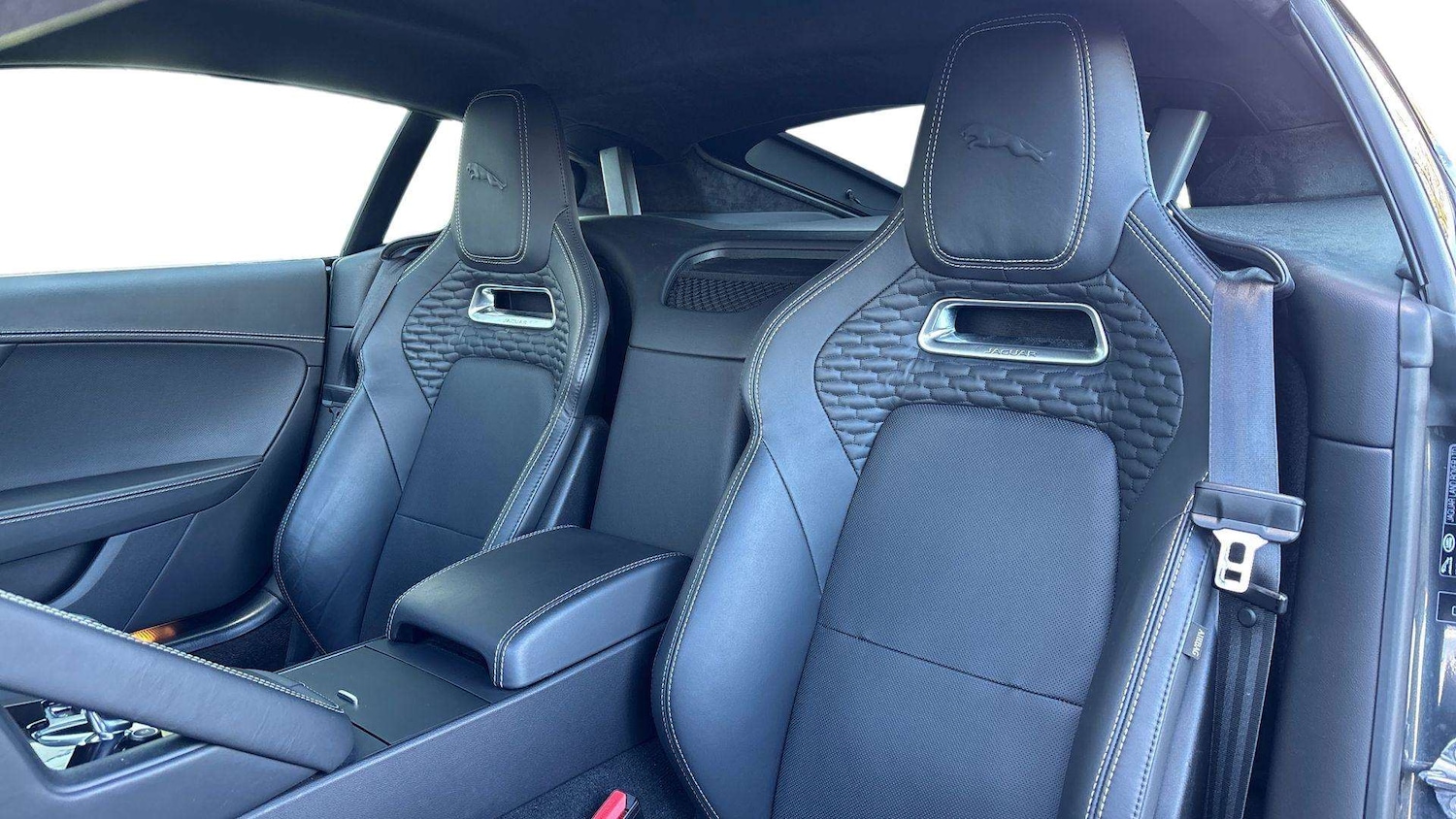 Used Jaguar F-Type 2023 for sale - 77827367: Photo 4