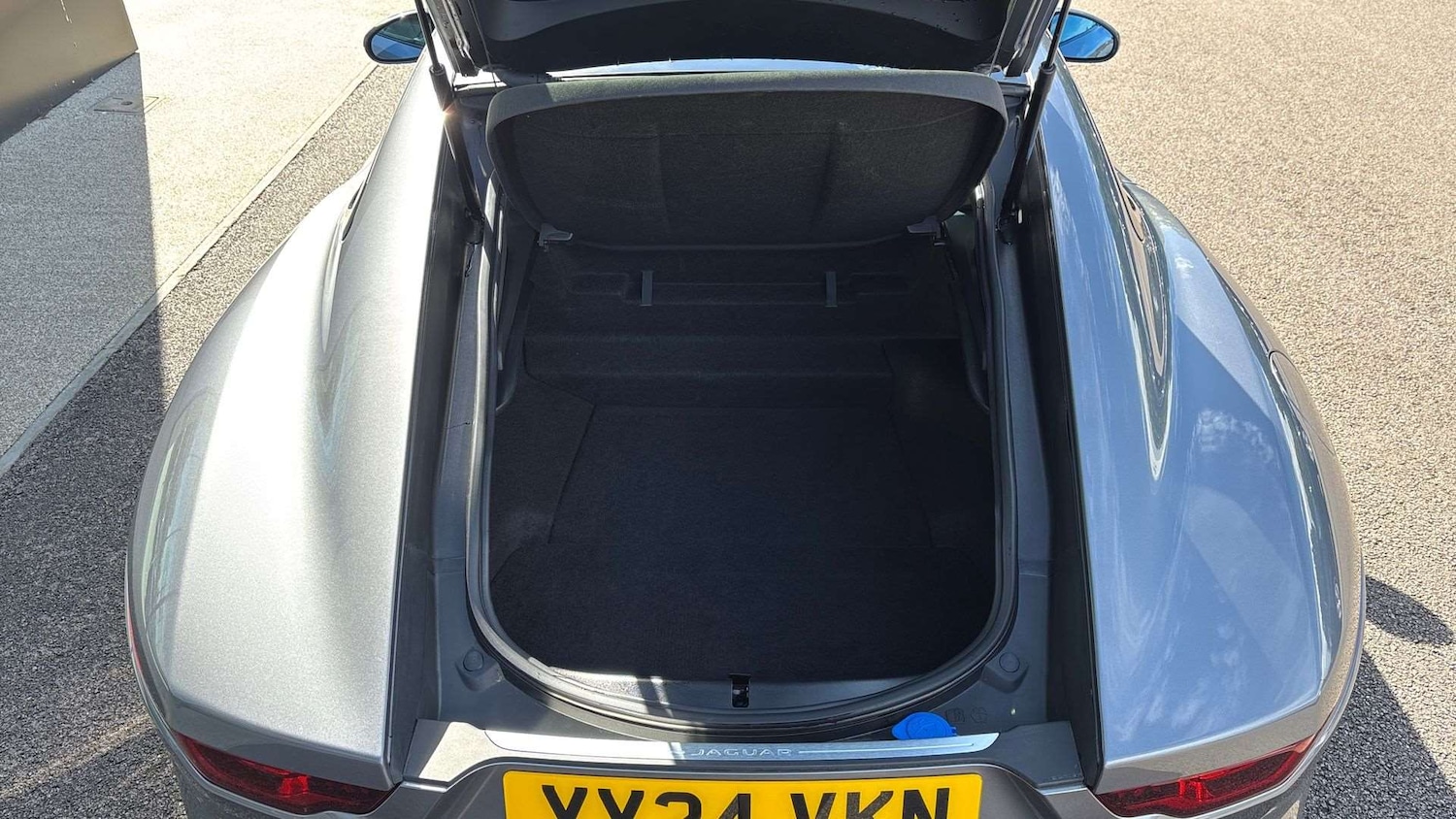 Used Jaguar F-Type 2024 for sale - 76459959: Photo 10