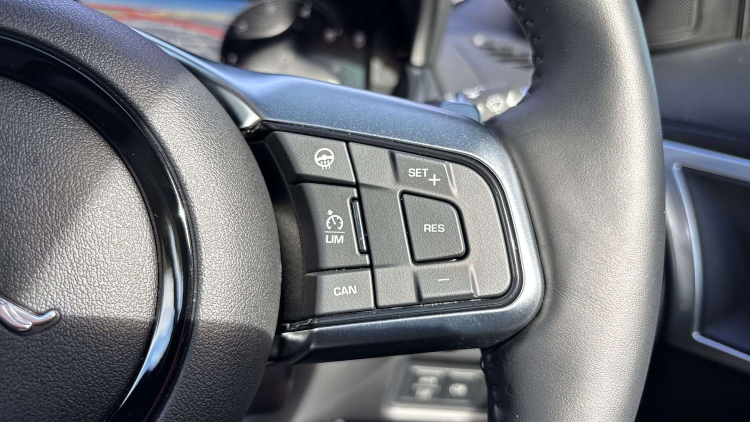 Used Jaguar F-Type 2024 for sale - 76459959: Photo 31