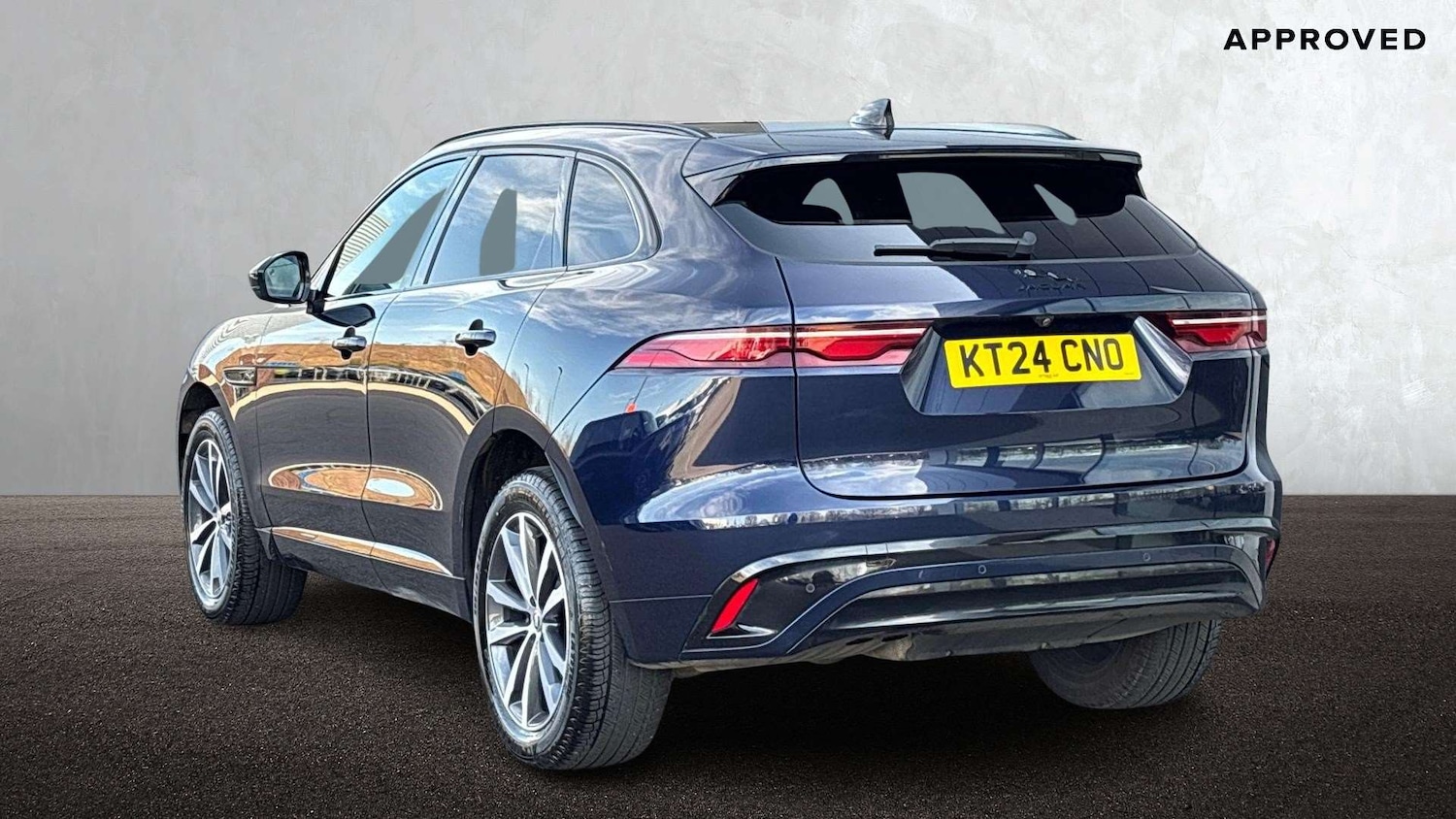 Used Jaguar F-Pace 2024 for sale - 77928751: Photo 2