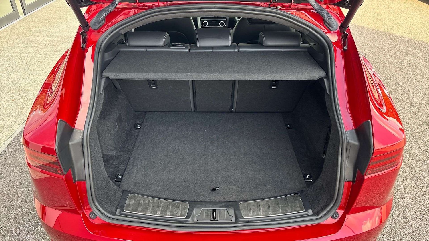 Used Jaguar E-Pace 2023 for sale - 76460223: Photo 10