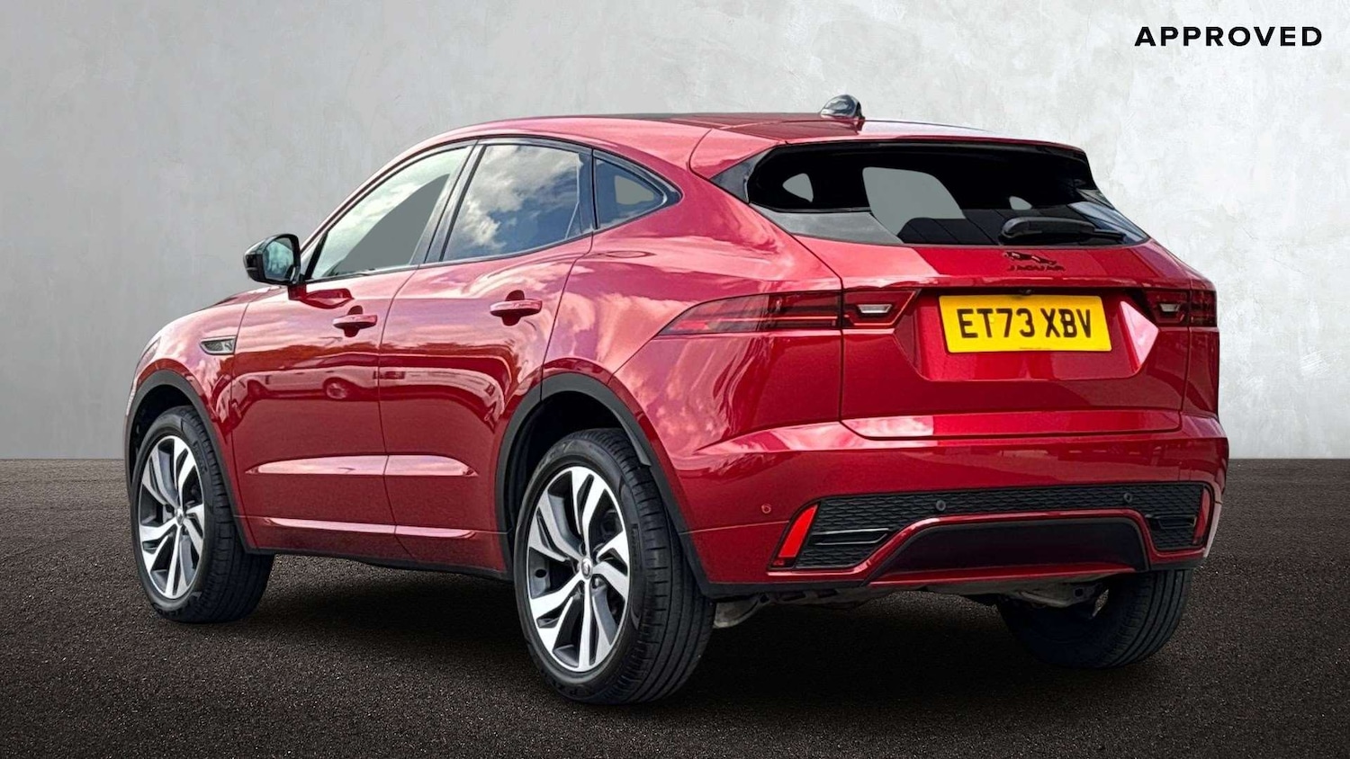 Used Jaguar E-Pace 2023 for sale - 76460223: Photo 2