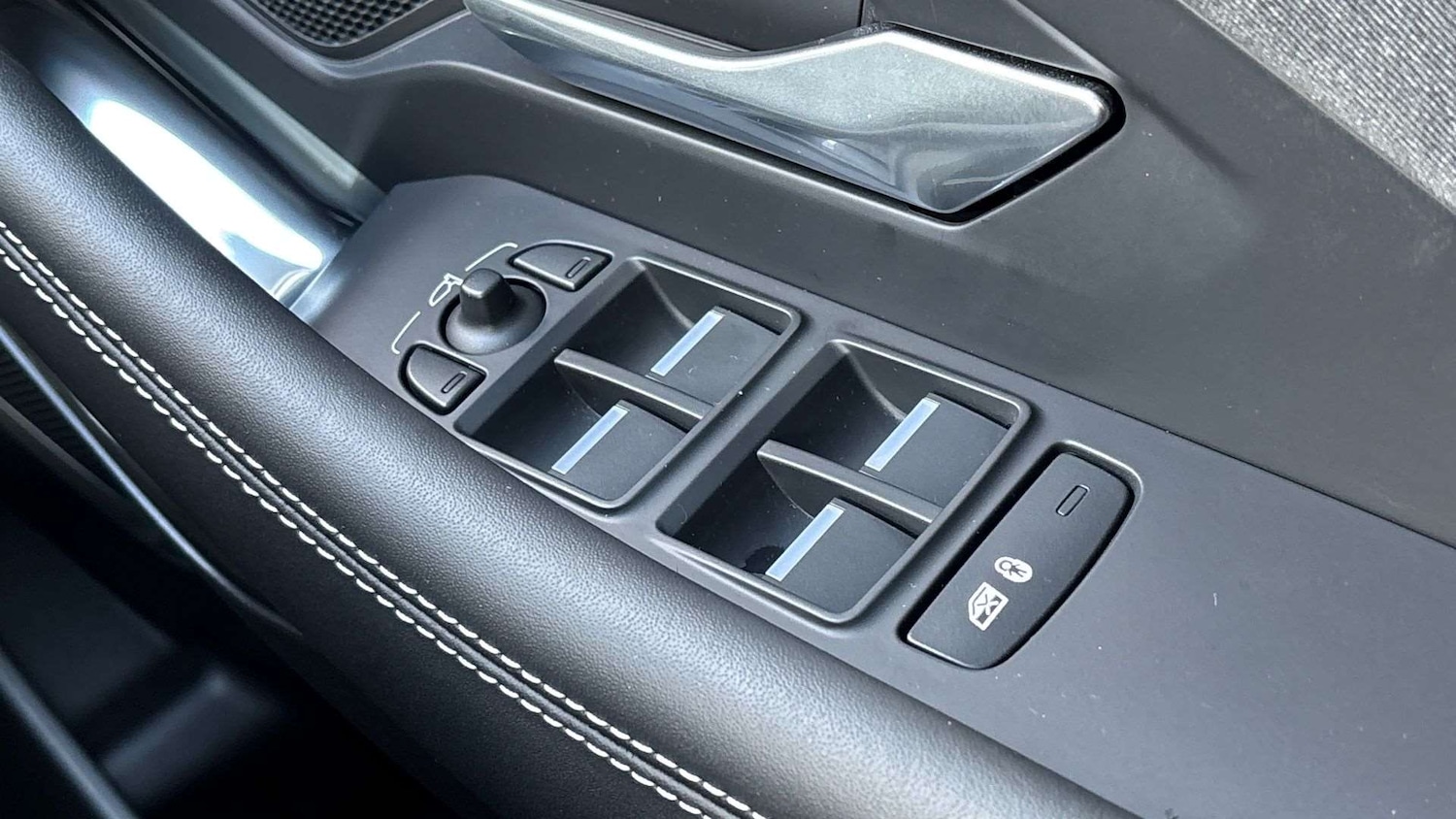 Used Jaguar E-Pace 2023 for sale - 76460223: Photo 32