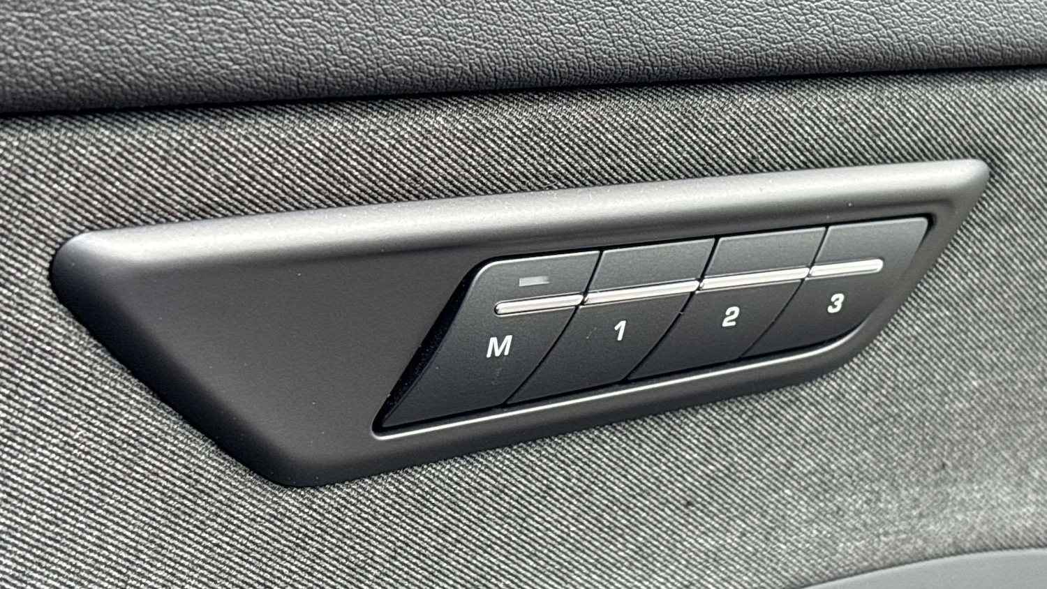 Used Jaguar E-Pace 2023 for sale - 76460223: Photo 34