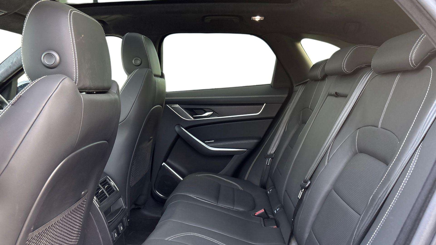 Used Jaguar F-Pace 2024 for sale - 76624475: Photo 4