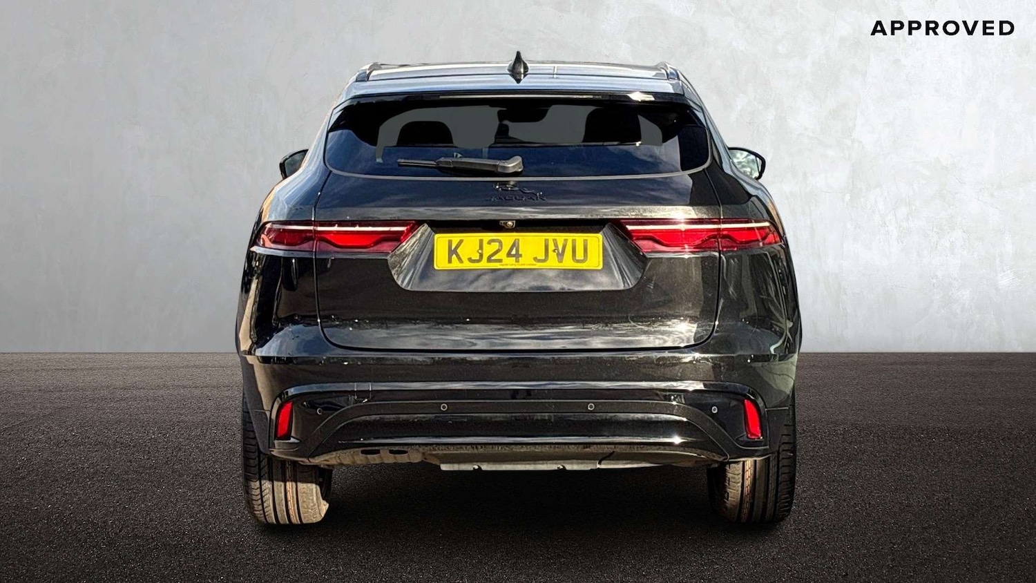 Used Jaguar F-Pace 2024 for sale - 76624475: Photo 6