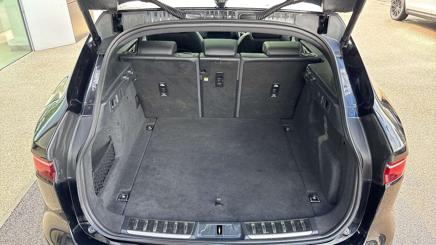 Used Jaguar F-Pace 2023 for sale - 76460452: Photo 10