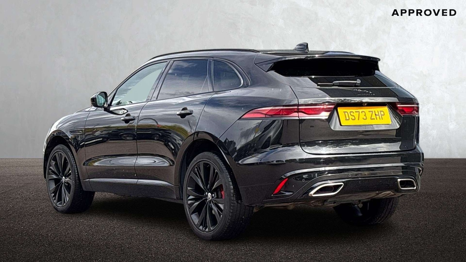 Used Jaguar F-Pace 2023 for sale - 76460452: Photo 2
