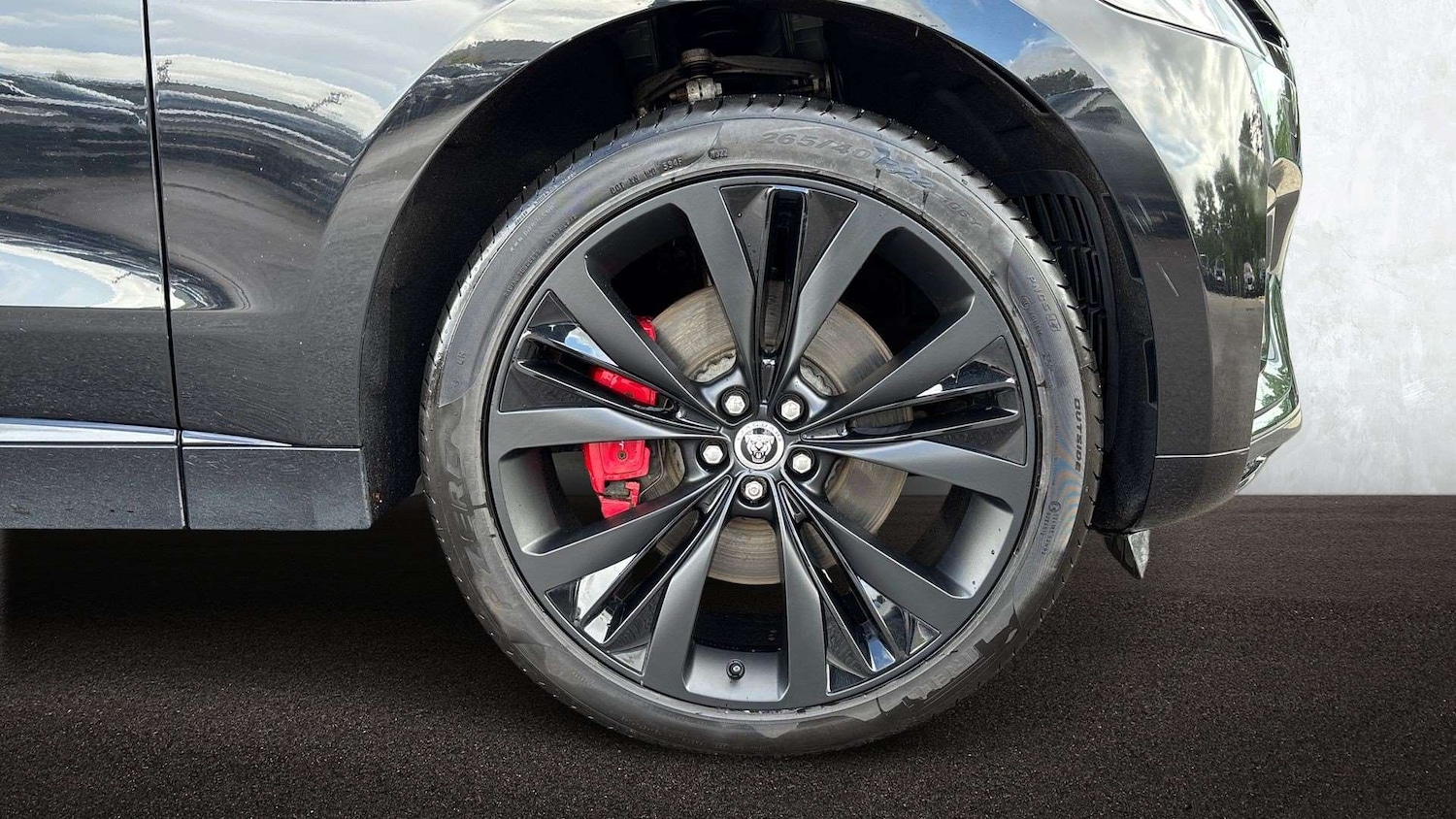 Used Jaguar F-Pace 2023 for sale - 76460452: Photo 8