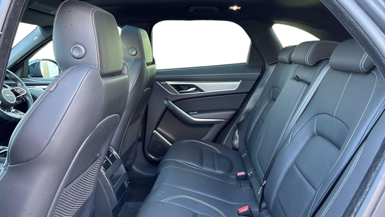 Used Jaguar F-Pace 2023 for sale - 76774159: Photo 4