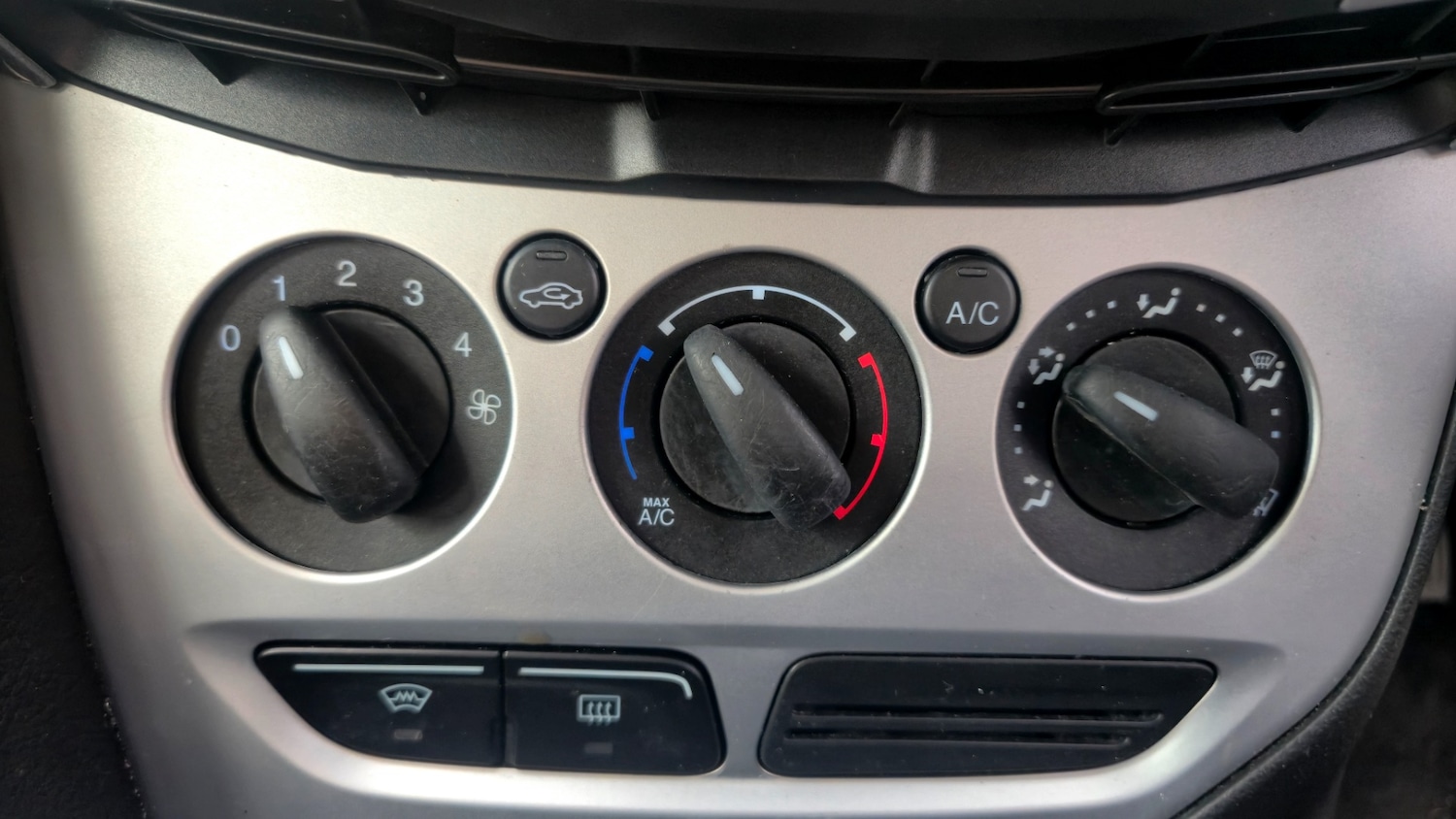 Used Ford Focus 2011 for sale - 78085119: Photo 14