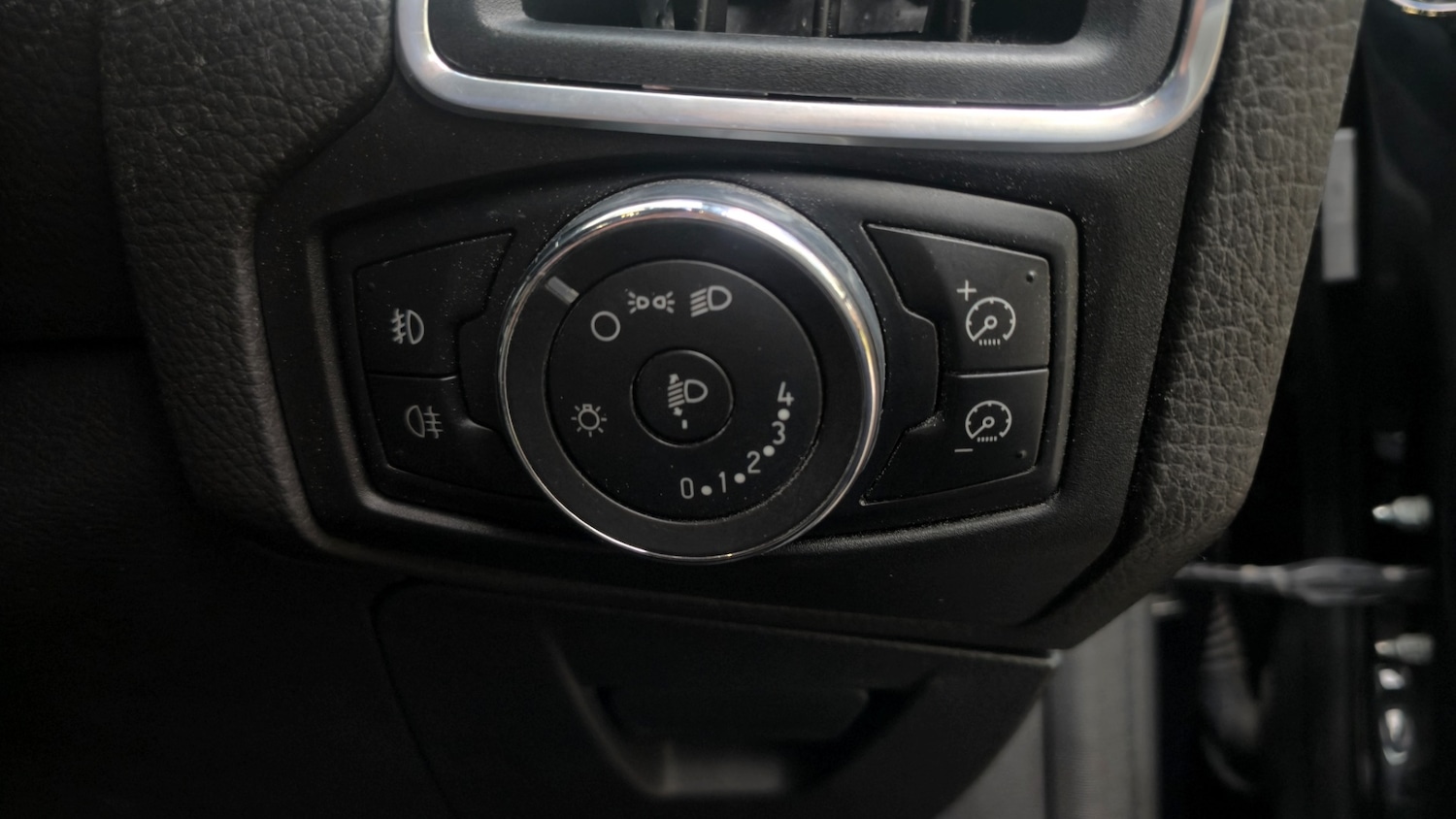 Used Ford Focus 2011 for sale - 78085119: Photo 17