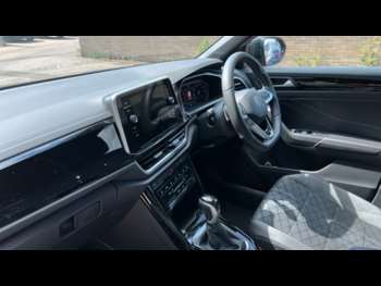 Used Volkswagen T-Roc 2024 for sale - 74868986: Photo