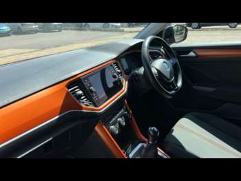 Used Volkswagen T-Roc 2019 for sale - 75032759: Photo