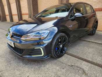 Used Volkswagen Golf 2017 for sale - 75010171: Photo