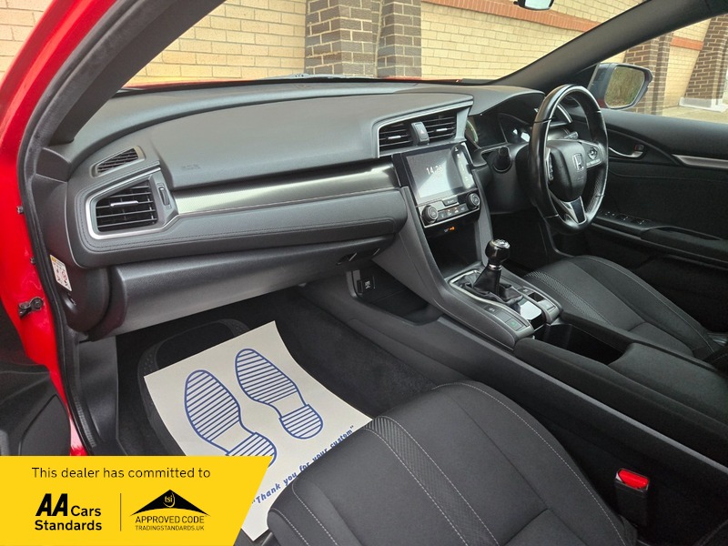 Used Honda Civic 2018 for sale - 76725245: Photo 8