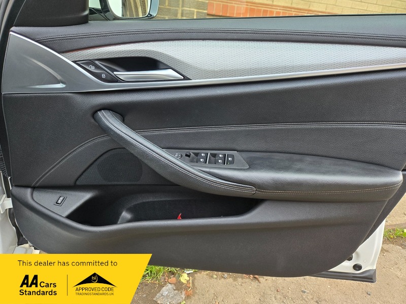 Used BMW 5 Series 2017 for sale - 76454906: Photo 17