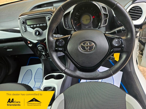 Used Toyota AYGO 2015 for sale - 76148467: Photo 10