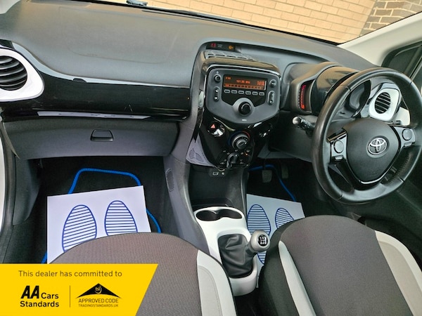 Used Toyota AYGO 2015 for sale - 76148467: Photo 12
