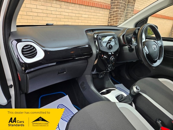 Used Toyota AYGO 2015 for sale - 76148467: Photo 8