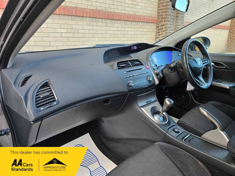 Used Honda Civic 2011 for sale - 76357169: Photo 8