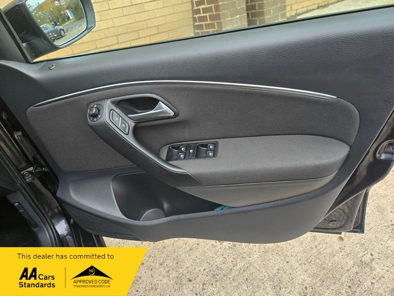 Used Volkswagen Polo 2015 for sale - 76334166: Photo 15