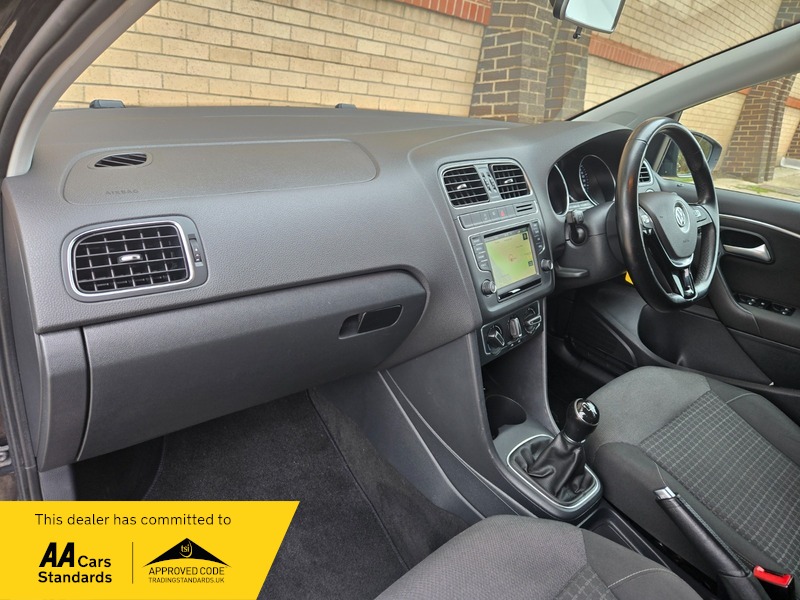 Used Volkswagen Polo 2015 for sale - 76334166: Photo 8