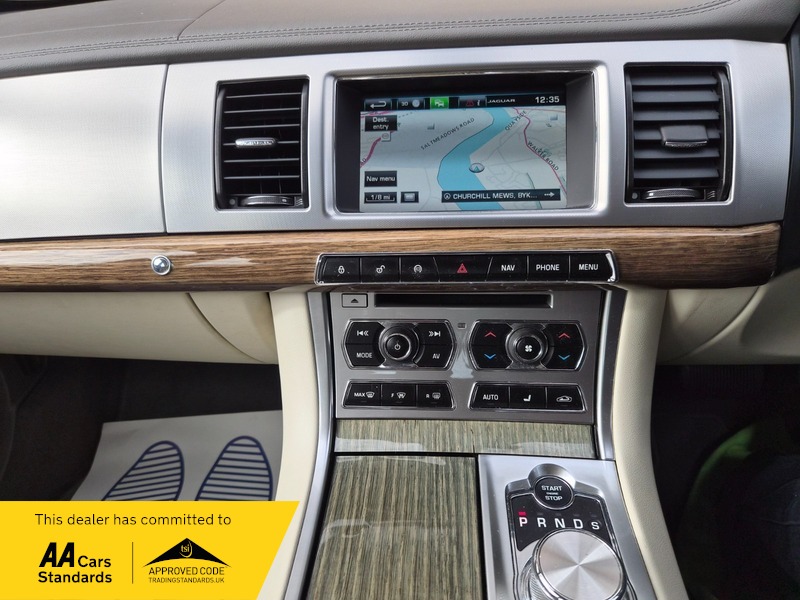 Used Jaguar XF 2014 for sale - 77749362: Photo 14