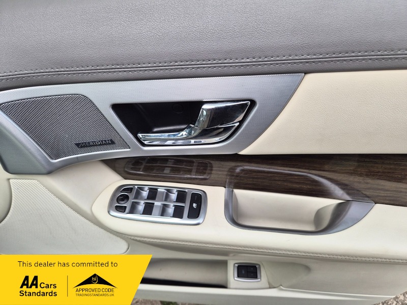 Used Jaguar XF 2014 for sale - 77749362: Photo 15