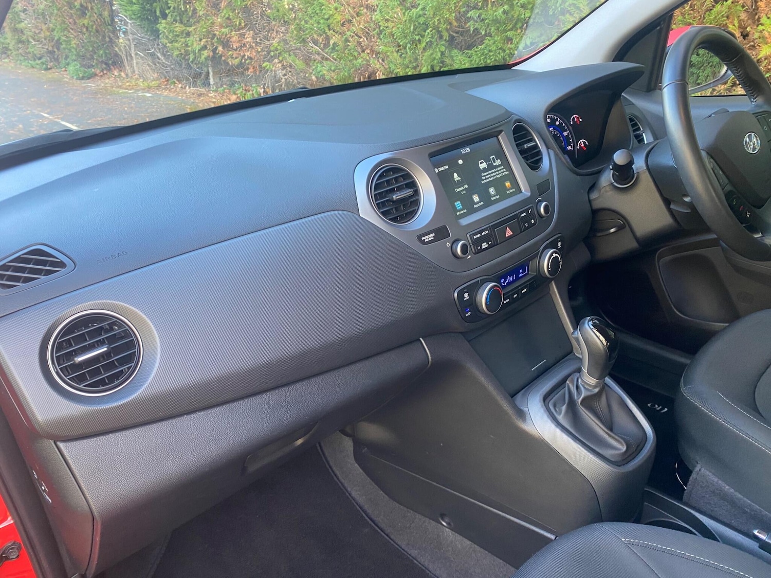 Used Hyundai i10 2019 for sale - 76918500: Photo 10