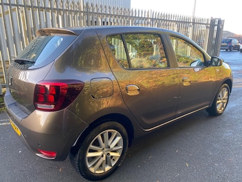 Used Dacia Sandero 2019 for sale - 76976739: Photo