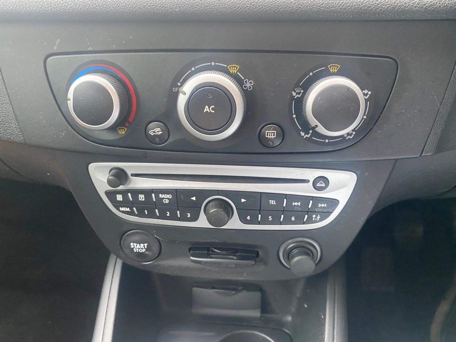 Used Renault Megane 2010 for sale - 76807063: Photo 17