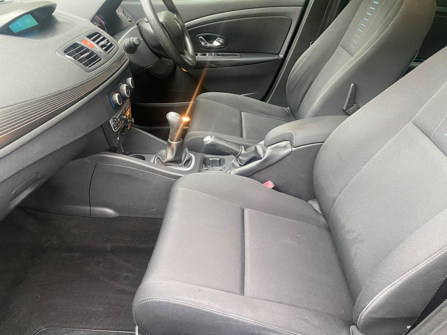 Used Renault Megane 2010 for sale - 76807063: Photo 9