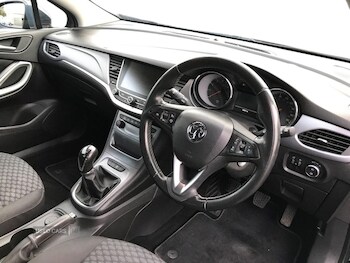 Used Vauxhall Astra 2018 for sale - 76574097: Photo