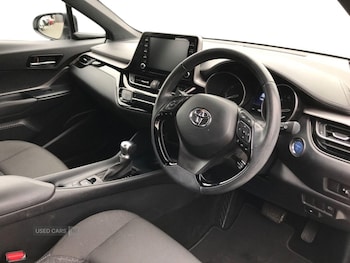 Used Toyota C-HR 2022 for sale - 76271279: Photo