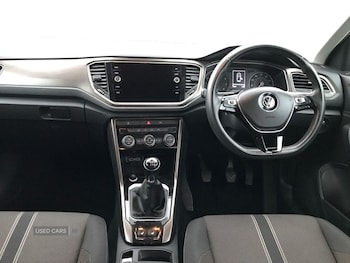 Used Volkswagen T-Roc 2019 for sale - 77345835: Photo