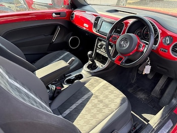 Used Volkswagen Beetle 2017 for sale - 79025974: Photo