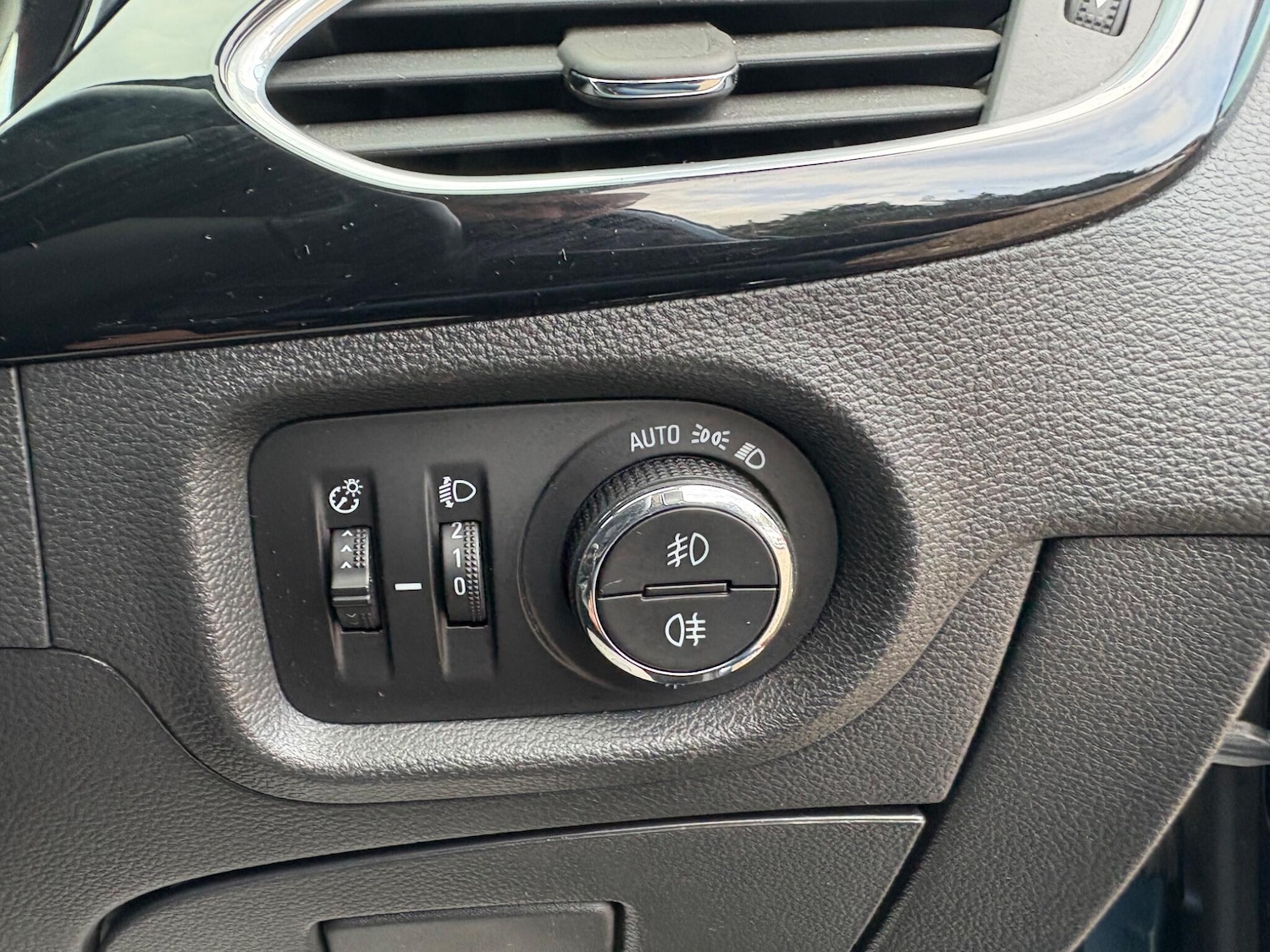 Used Vauxhall Astra for sale - 76573633: Photo 30