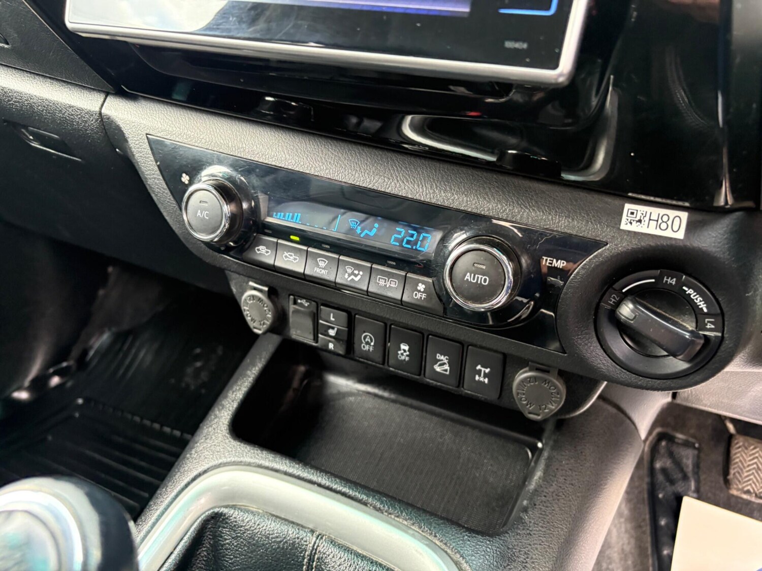 Used Toyota Hilux 2018 for sale - 76572248: Photo 17