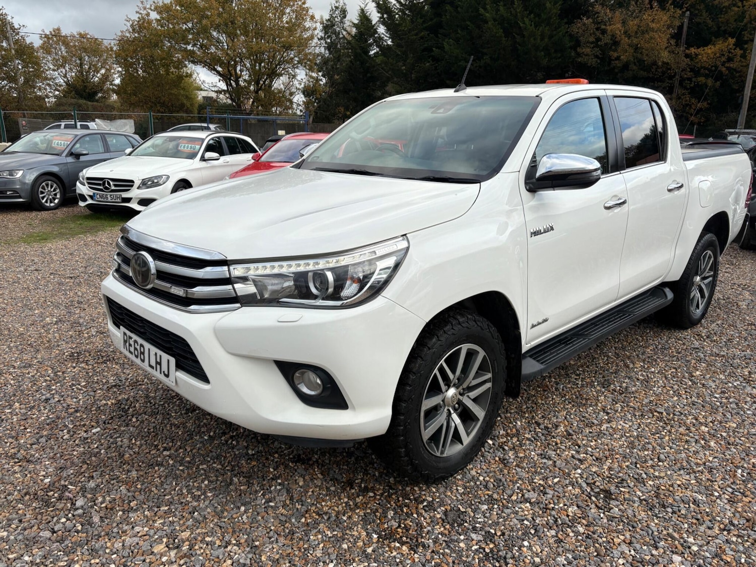 Used Toyota Hilux 2018 for sale - 76572248: Photo 2