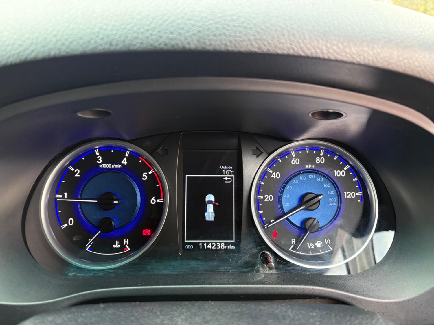 Used Toyota Hilux 2018 for sale - 76572248: Photo 23