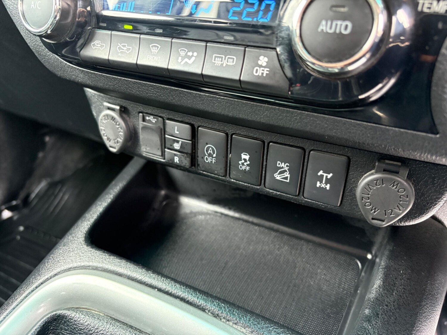 Used Toyota Hilux 2018 for sale - 76572248: Photo 26