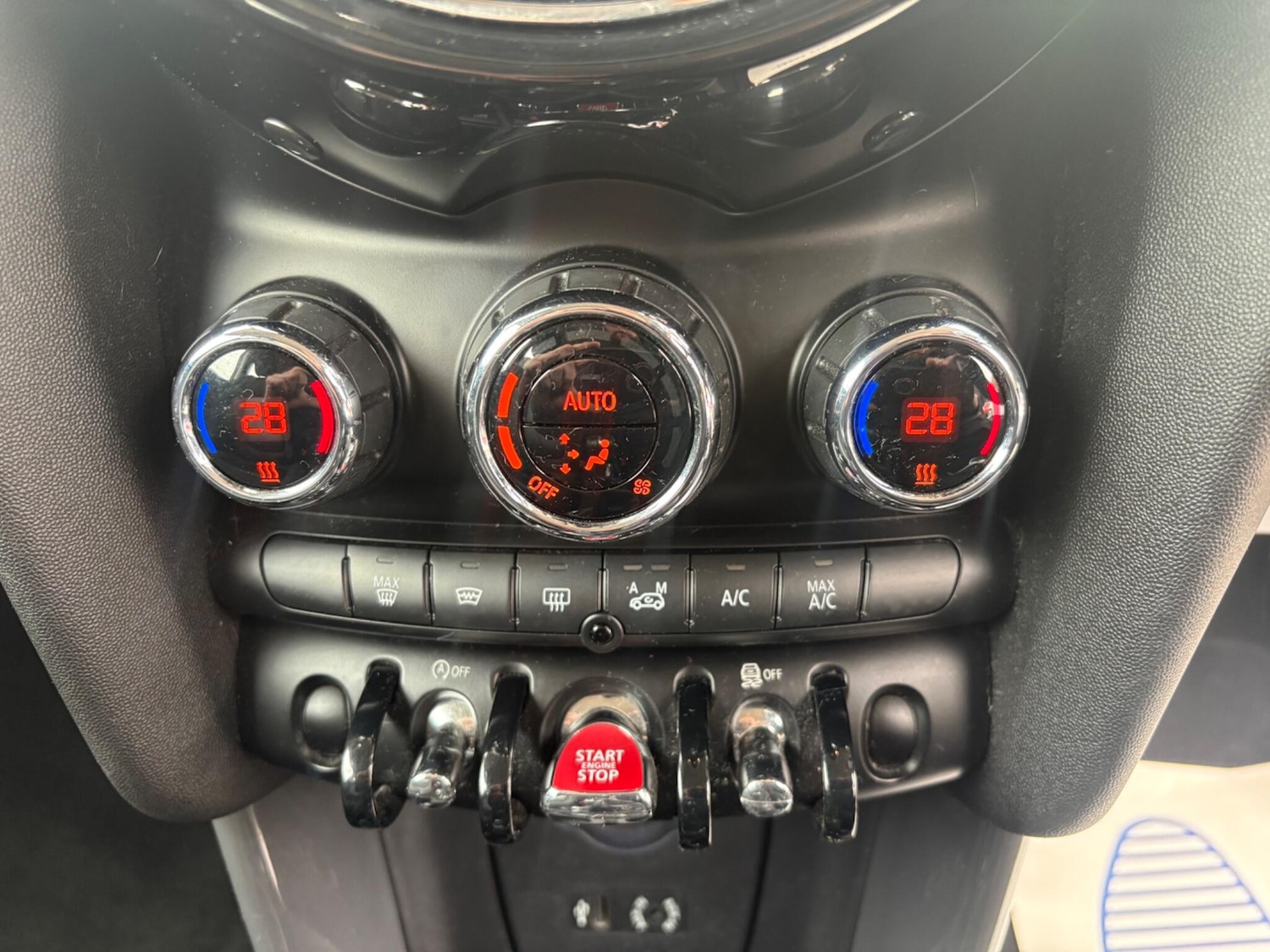 Used MINI Hatch 2015 for sale - 76942640: Photo 21