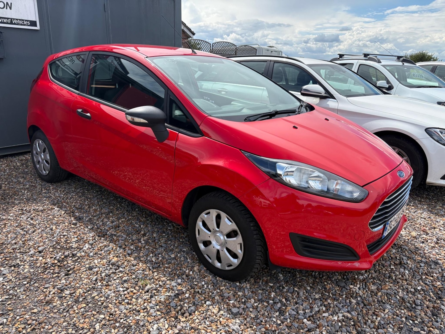 Used Ford Fiesta 2015 for sale - 76572917: Photo 2