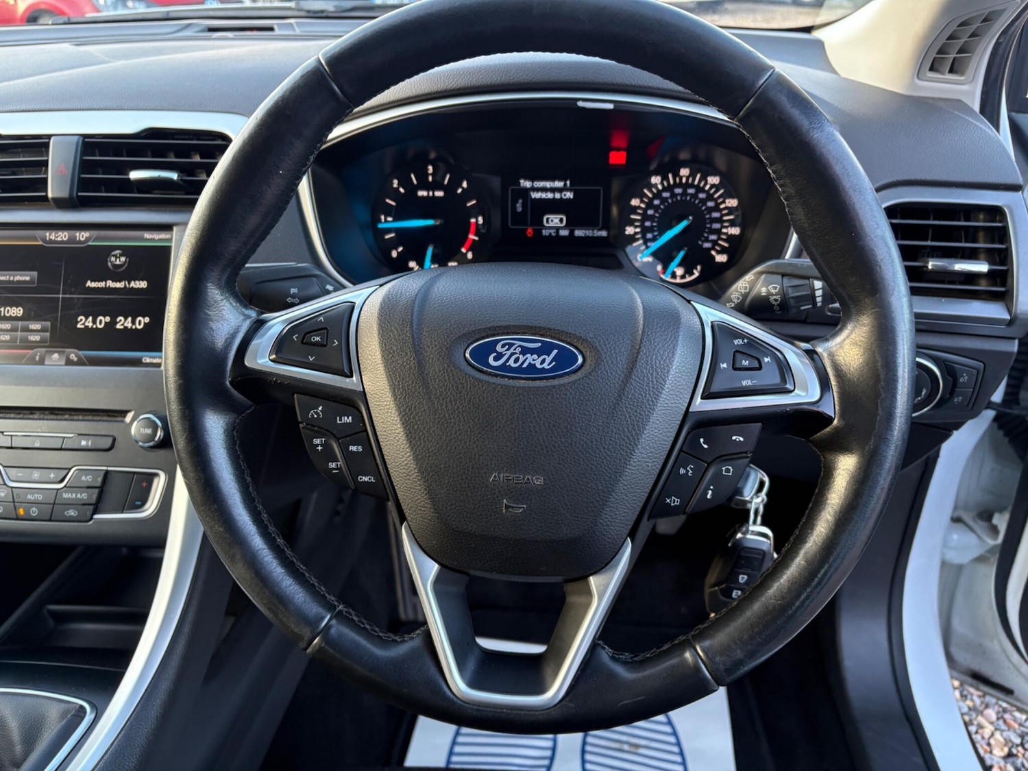 Used Ford Mondeo 2016 for sale - 76772142: Photo 16