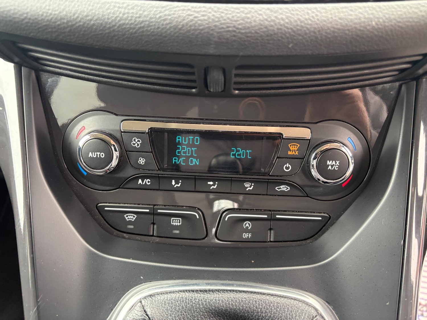 Used Ford Kuga 2015 for sale - 76572063: Photo 21